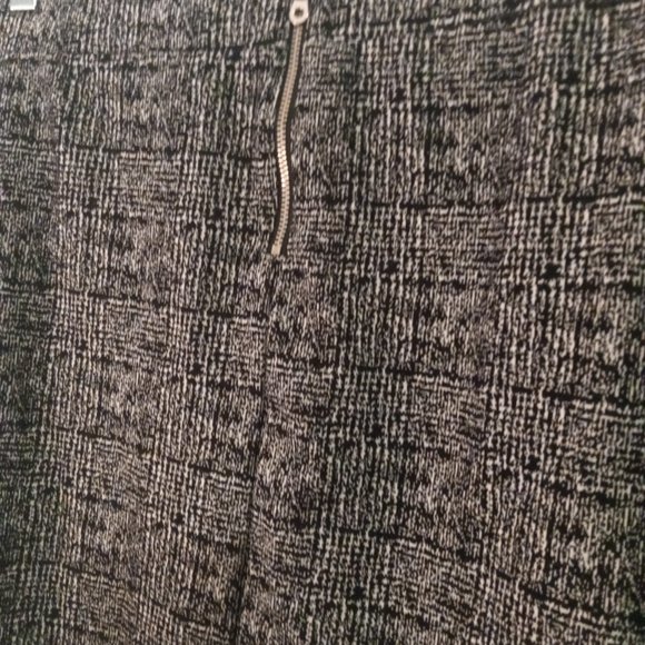 APT 9 Business Mini Skirt, Stretch with Zipper Back Large - Picture 2 of 4